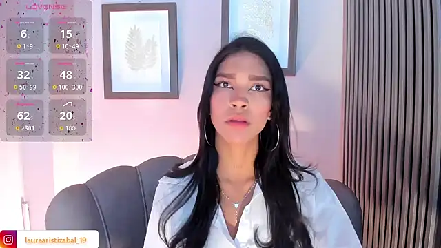 LauraAristizabal online show from 01-26-25, 01:15