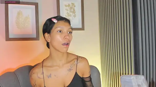 LauraAristizabal online show from 11-02-25, 12:40