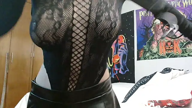 Snapshot of MINI_Petite chatting on 01-09-26, 09:27 MINI Petite online show from 01-09-26, 09:27