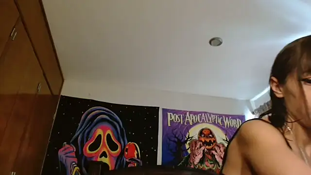 Snapshot of MINI_Petite chatting on 03-11-26, 06:03 MINI Petite online show from 03-11-26, 06:03