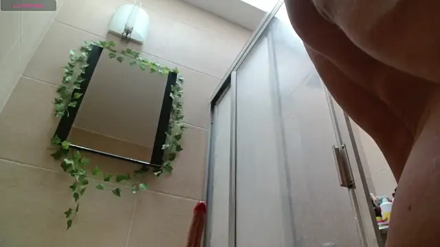 Snapshot of MINI_Petite chatting on 03-26-26, 05:40 MINI Petite online show from 03-26-26, 05:40