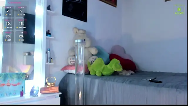 miaa-lee online show from 11-25-25, 03:39