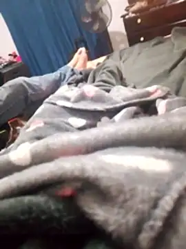 Snapshot of Mamilinda18 chatting on 11-25-25, 04:45 Mamilinda18 online show from 11-25-25, 04:45