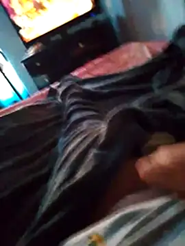 Snapshot of Mamilinda18 chatting on 11-25-25, 11:05 Mamilinda18 online show from 11-25-25, 11:05