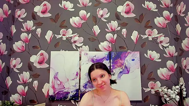 Snapshot of MelaniGrand chatting on 02-13-25, 12:21 MelaniGrand online show from 02-13-25, 12:21