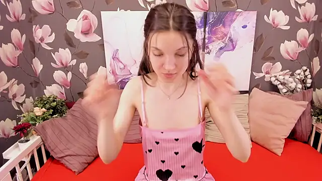 Snapshot of MelaniGrand chatting on 02-21-25, 10:28 MelaniGrand online show from 02-21-25, 10:28