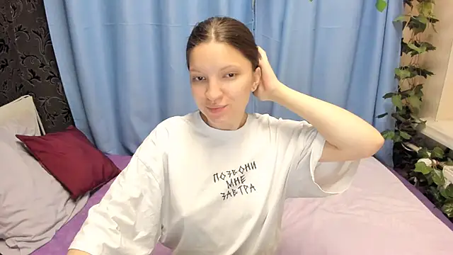 Snapshot of MelaniGrand chatting on 09-09-25, 08:36 MelaniGrand online show from 09-09-25, 08:36