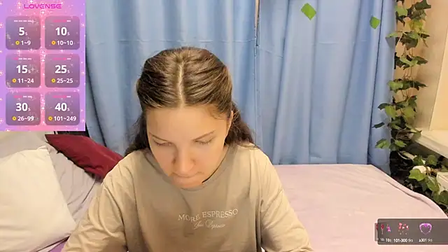 Snapshot of MelaniGrand chatting on 09-10-25, 09:20 MelaniGrand online show from 09-10-25, 09:20