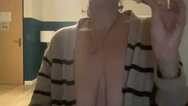 Snapshot of Sexy-Mel chatting on 02-21-26, 11:39 Sexy-Mel online show from 02-21-26, 11:39