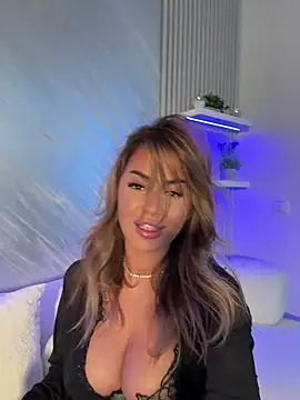 Snapshot of KirstieVegas chatting on 11-14-25, 06:28 KirstieVegas online show from 11-14-25, 06:28