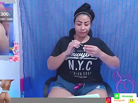 Snapshot of mature_beautifull chatting on 05-15-26, 02:07 mature beautifull online show from 05-15-26, 02:07