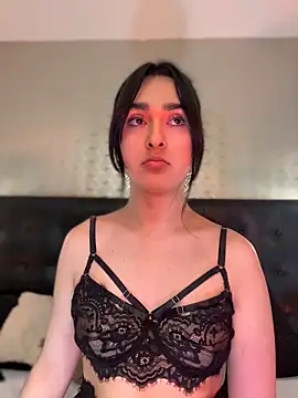 Snapshot of MiahWindsor chatting on 05-23-26, 11:20 MiahWindsor online show from 05-23-26, 11:20