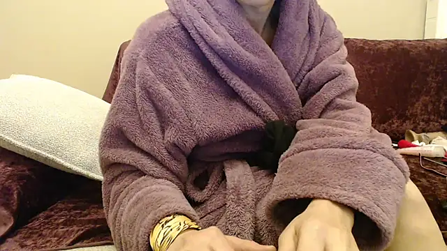 Snapshot of Galadriel chatting on 03-08-25, 06:05 Galadriel online show from 03-08-25, 06:05