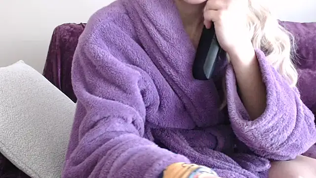 Snapshot of Galadriel chatting on 03-09-25, 11:47 Galadriel online show from 03-09-25, 11:47