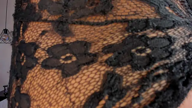 Snapshot of Stefhanyblow chatting on 12-16-25, 05:34 Stefhanyblow online show from 12-16-25, 05:34