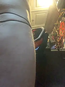 Snapshot of Likewise chatting on 12-22-25, 07:00 Likewise online show from 12-22-25, 07:00