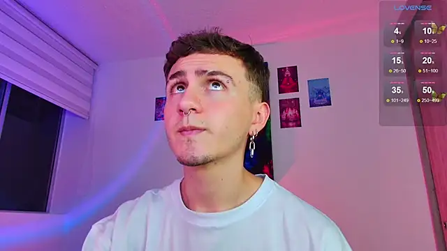 Snapshot of dimitri-bilak chatting on 11-13-25, 12:53 dimitri-bilak online show from 11-13-25, 12:53