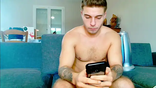 Snapshot of Elkafit28 chatting on 12-26-24, 11:32 Elkafit28 online show from 12-26-24, 11:32