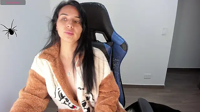 Miss Nicole online show from 10-24-25, 01:57