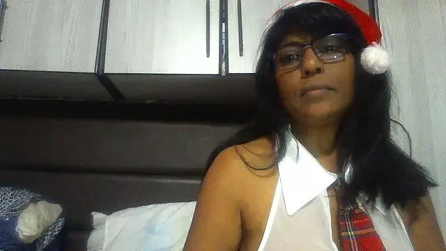 Snapshot of MsAttitude chatting on 12-24-24, 03:58 MsAttitude online show from 12-24-24, 03:58