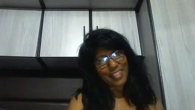 Snapshot of MsAttitude chatting on 12-25-24, 05:05 MsAttitude online show from 12-25-24, 05:05