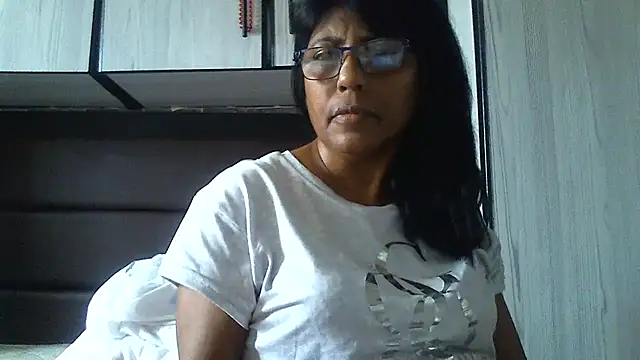 Snapshot of MsAttitude chatting on 01-06-25, 11:29 MsAttitude online show from 01-06-25, 11:29