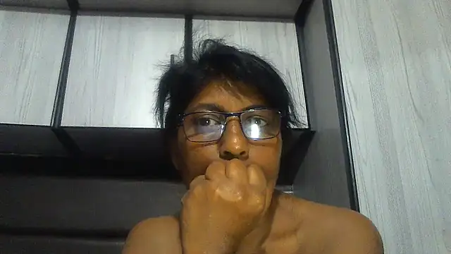 Snapshot of MsAttitude chatting on 01-17-25, 05:30 MsAttitude online show from 01-17-25, 05:30