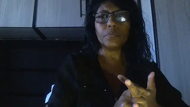 Snapshot of MsAttitude chatting on 01-18-25, 08:10 MsAttitude online show from 01-18-25, 08:10