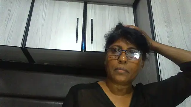 Snapshot of MsAttitude chatting on 02-04-25, 09:38 MsAttitude online show from 02-04-25, 09:38