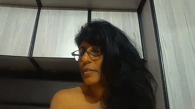 Snapshot of MsAttitude chatting on 02-06-25, 12:48 MsAttitude online show from 02-06-25, 12:48