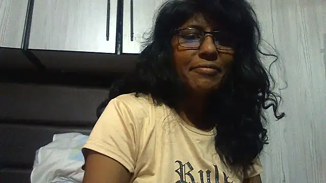 Snapshot of MsAttitude chatting on 02-10-25, 09:04 MsAttitude online show from 02-10-25, 09:04