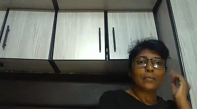 Snapshot of MsAttitude chatting on 02-22-25, 03:03 MsAttitude online show from 02-22-25, 03:03
