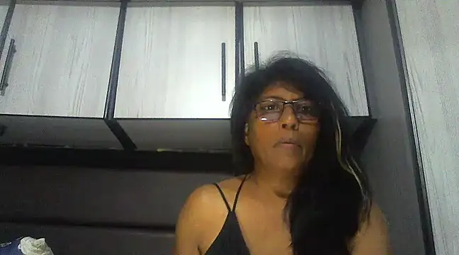 Snapshot of MsAttitude chatting on 03-18-25, 04:37 MsAttitude online show from 03-18-25, 04:37
