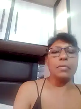 Snapshot of MsAttitude chatting on 03-21-25, 03:24 MsAttitude online show from 03-21-25, 03:24