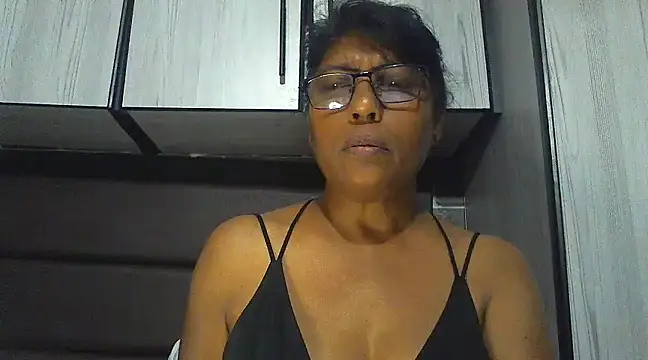 Snapshot of MsAttitude chatting on 03-21-25, 06:29 MsAttitude online show from 03-21-25, 06:29