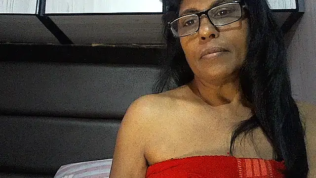 Snapshot of MsAttitude chatting on 09-11-25, 10:59 MsAttitude online show from 09-11-25, 10:59