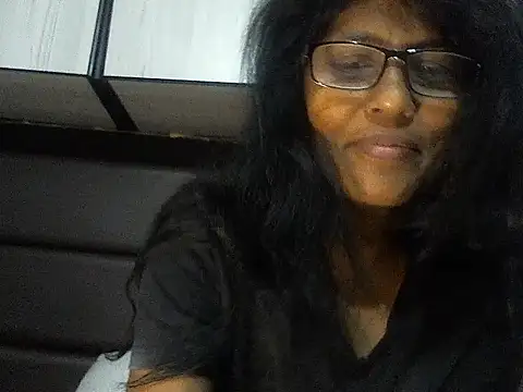 Snapshot of MsAttitude chatting on 10-04-25, 06:33 MsAttitude online show from 10-04-25, 06:33