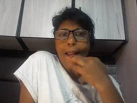 MsAttitude online show from 01-06-26, 03:27