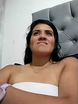 Snapshot of zhayra_rose chatting on 12-06-24, 04:25 zhayra rose online show from 12-06-24, 04:25