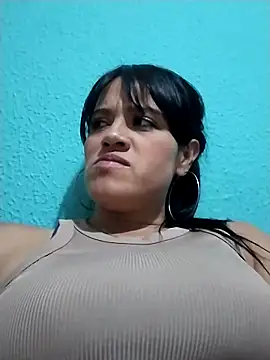 Snapshot of zhayra_rose chatting on 01-07-25, 03:35 zhayra rose online show from 01-07-25, 03:35