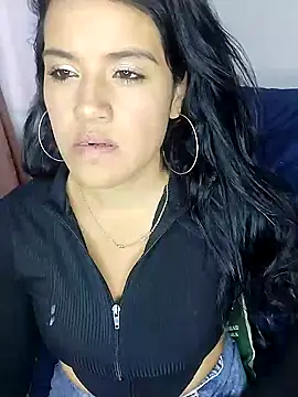 Snapshot of zhayra_rose chatting on 01-25-25, 11:00 zhayra rose online show from 01-25-25, 11:00