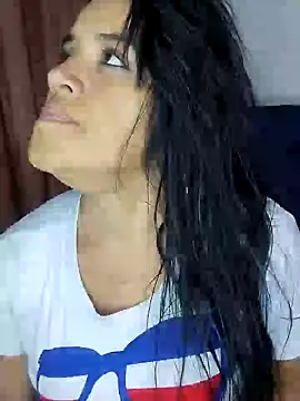 Snapshot of zhayra_rose chatting on 01-29-25, 03:01 zhayra rose online show from 01-29-25, 03:01