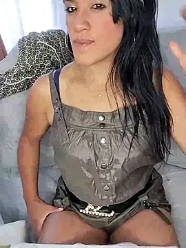 Snapshot of zhayra_rose chatting on 02-14-25, 09:21 zhayra rose online show from 02-14-25, 09:21