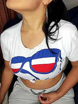 Snapshot of zhayra_rose chatting on 03-06-25, 05:24 zhayra rose online show from 03-06-25, 05:24