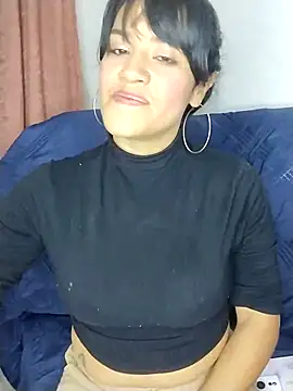 Snapshot of zhayra_rose chatting on 03-13-25, 03:33 zhayra rose online show from 03-13-25, 03:33