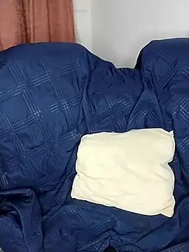 Snapshot of zhayra_rose chatting on 03-21-25, 06:27 zhayra rose online show from 03-21-25, 06:27