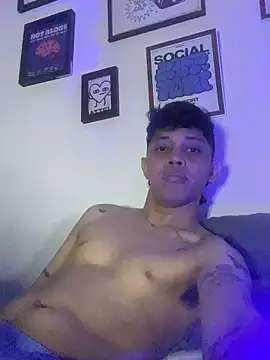 Snapshot of tonysexyboy chatting on 12-15-24, 11:53 tonysexyboy online show from 12-15-24, 11:53