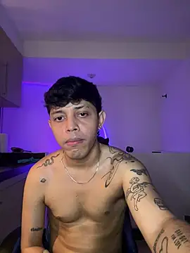 Snapshot of tonysexyboy chatting on 03-17-26, 05:44 tonysexyboy online show from 03-17-26, 05:44