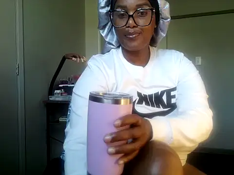 Snapshot of Charlie-Crawford chatting on 10-03-25, 10:01 Charlie-Crawford online show from 10-03-25, 10:01