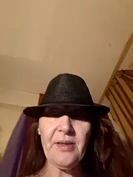 Snapshot of dominatrixredsonyja chatting on 01-18-25, 08:19 dominatrixredsonyja online show from 01-18-25, 08:19